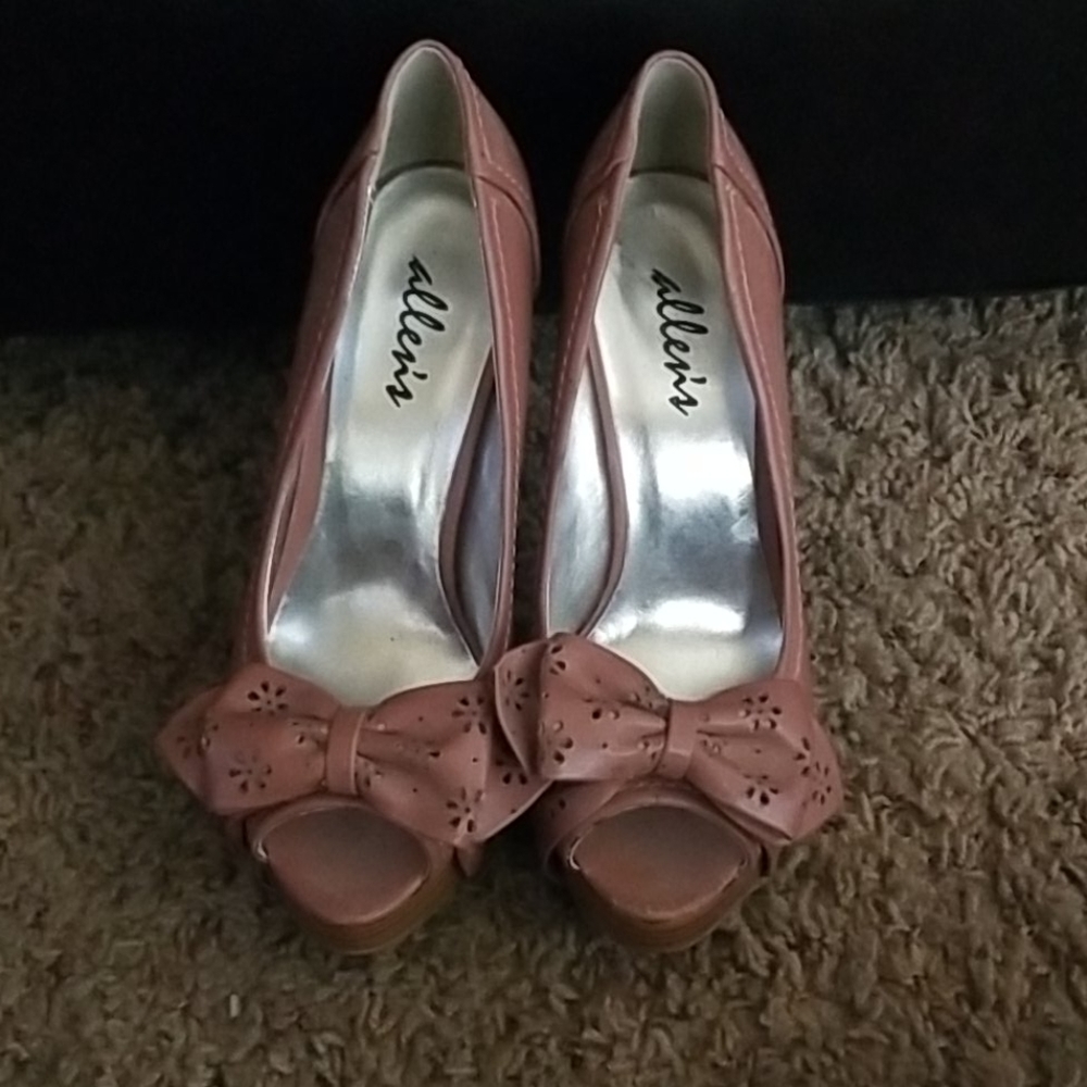 Allen's size 7